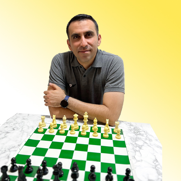 آقای سعید کنعان آذر (مسئول کمیته مربیان)